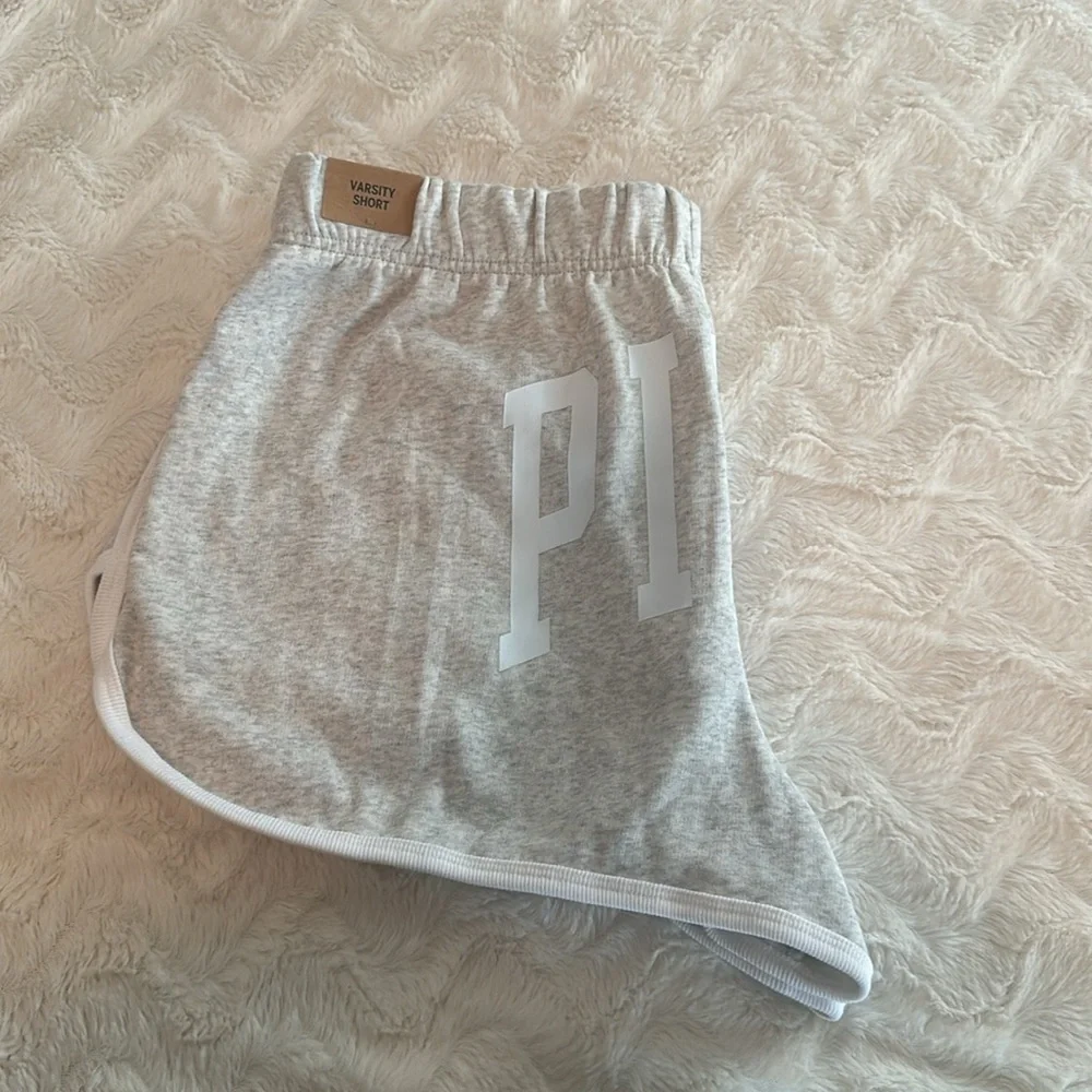 VICTORIA SECRET PINK Curved Hem Varsity SWEAT SHORTS -Size XL - Picture 3 of 11